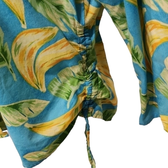 Cappagallo Side Ruched Hawaiian Banana Leaf Button Up Top - Picture 4 of 5